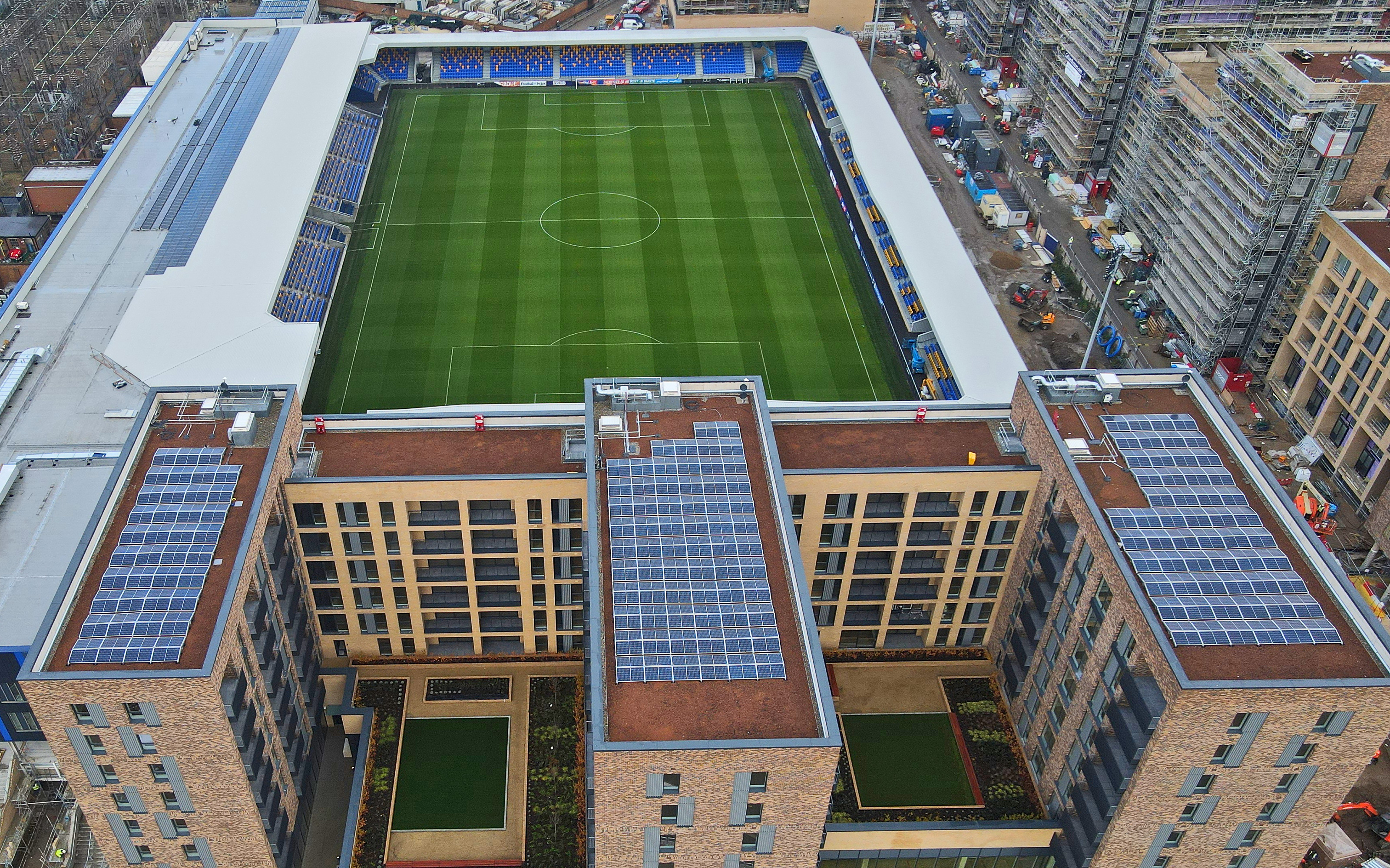 Roofs with substrate and solar panels