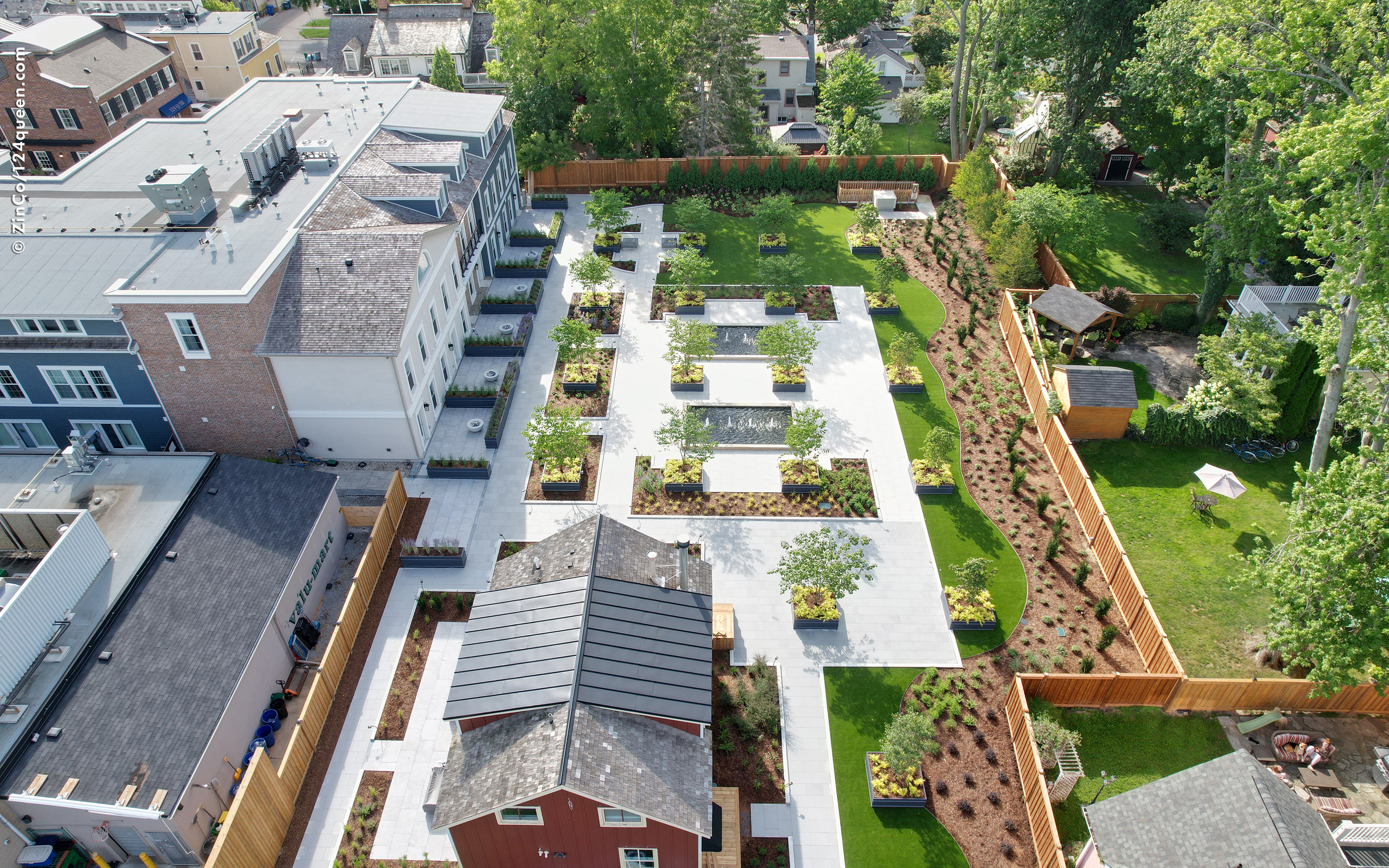 Bird's eye view onto the roof garden