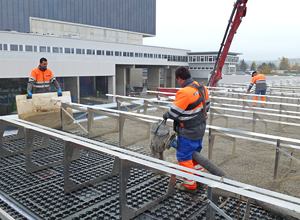 Installing solar modules on a green roof