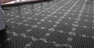 The ZinCo spacers allow for water storage on the roof and time delayed run off. This provides considerable relief for the sewerage system. ZinCo Spacer element