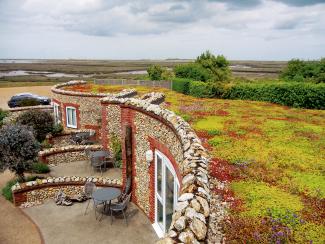White Horse / Brancaster Staithe in Norfolk, ZinCo system build-up “Sedum Carpet“ Extensive green roof