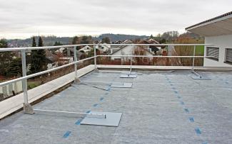 Flat roof with railing