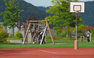 Roof garden with swings and streetball court