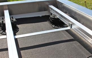 Elefeet® rail system with pedestals